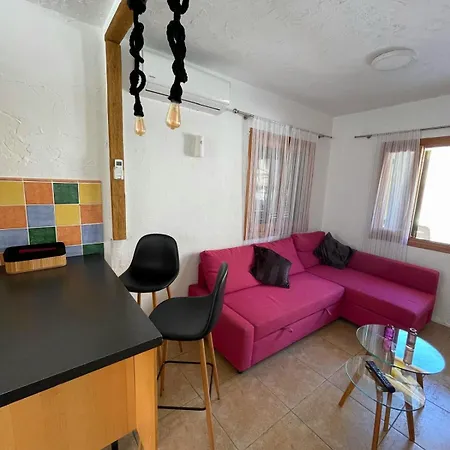 Richmond Apartment *