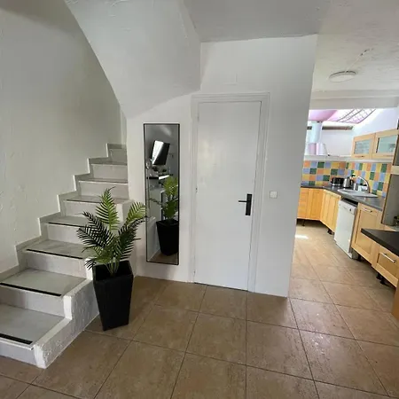 Richmond Apartment *